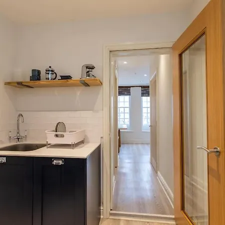 Herring Girl House - Historic Seafront Property Scarborough