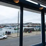 Herring Girl House - Historic Seafront Holiday home Scarborough