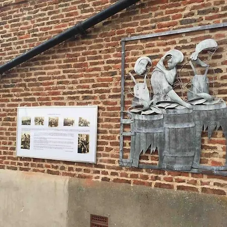 Ferienhaus Herring Girl House - Historic Seafront Property *