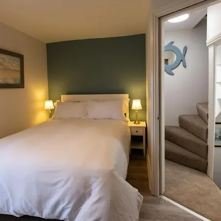 Herring Girl House - Historic Seafront Property