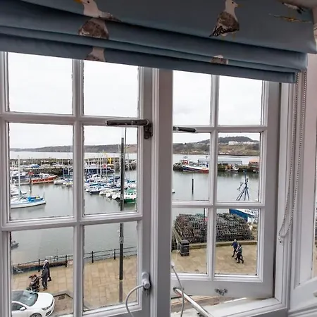 Herring Girl House - Harbourside Property, Sleeps 8 *